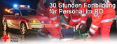 Foto: Portrait einer Blutspenderin - im Hintergrund eine Blutspende.